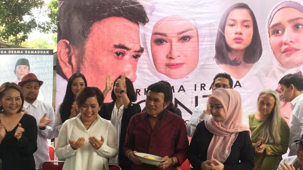 Lama Vakum Rhoma Irama Akting Lagi Lewat Sinetron Doa Dan Cinta Layar Id