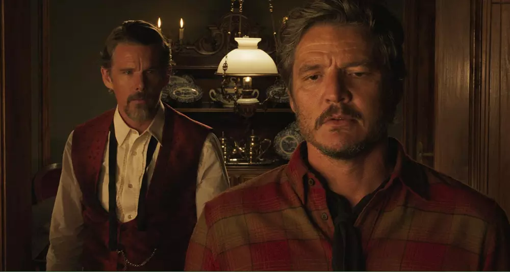 Ethan Hawke dan Pedro Pascal dalam Strange Way of Life