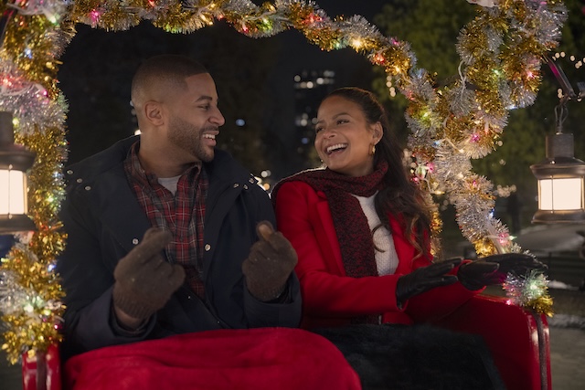 Devale Ellis dan Christina Milian dalam Meet Me Next Christmas